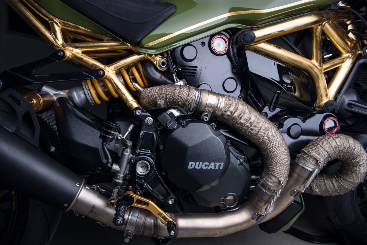 2017 Ducati Monster 1200R DA15
